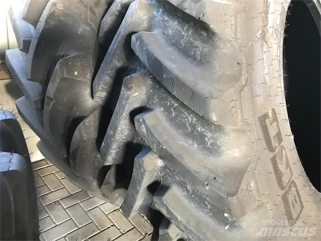 BKT 650/85R42 IF Renkaat ja vanteet