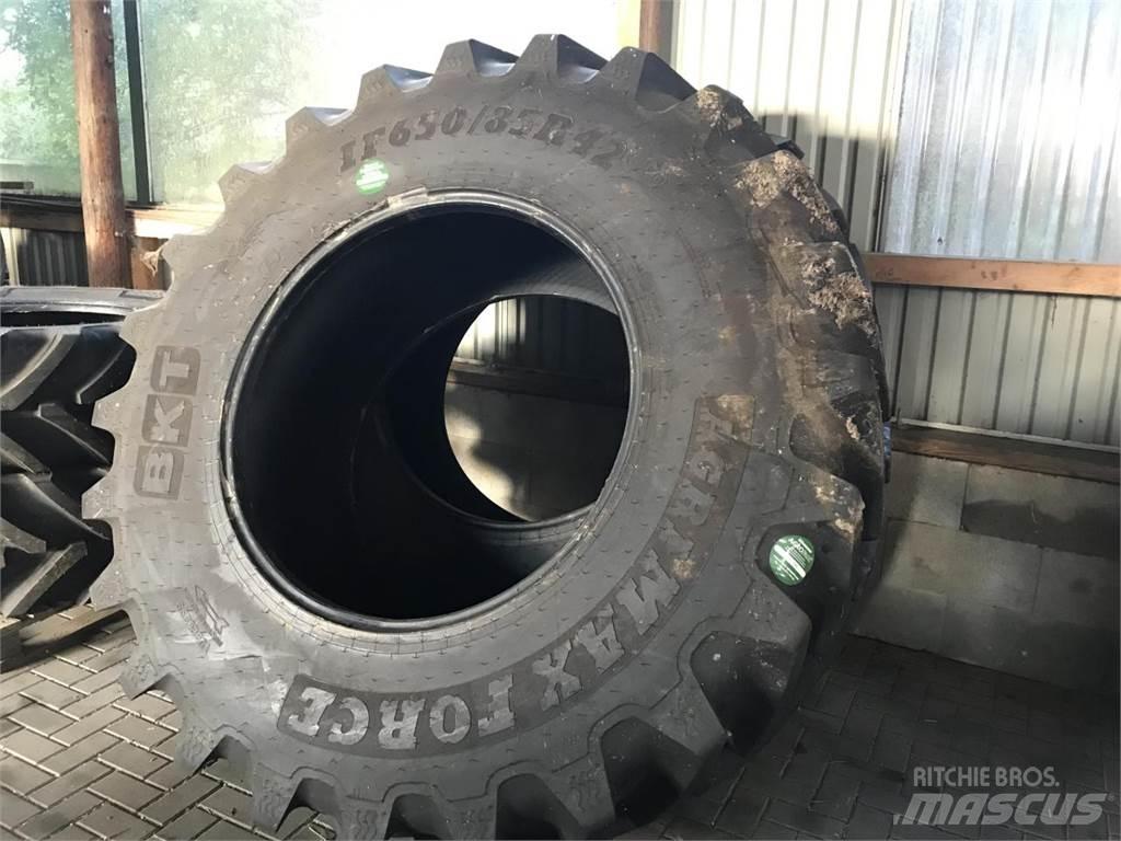 BKT 650/85R42 IF Renkaat ja vanteet