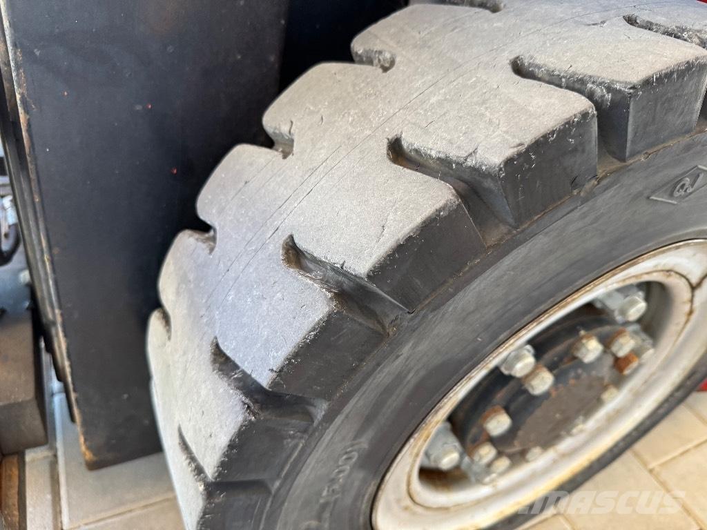 Manitou MI 25 Dieseltrukit