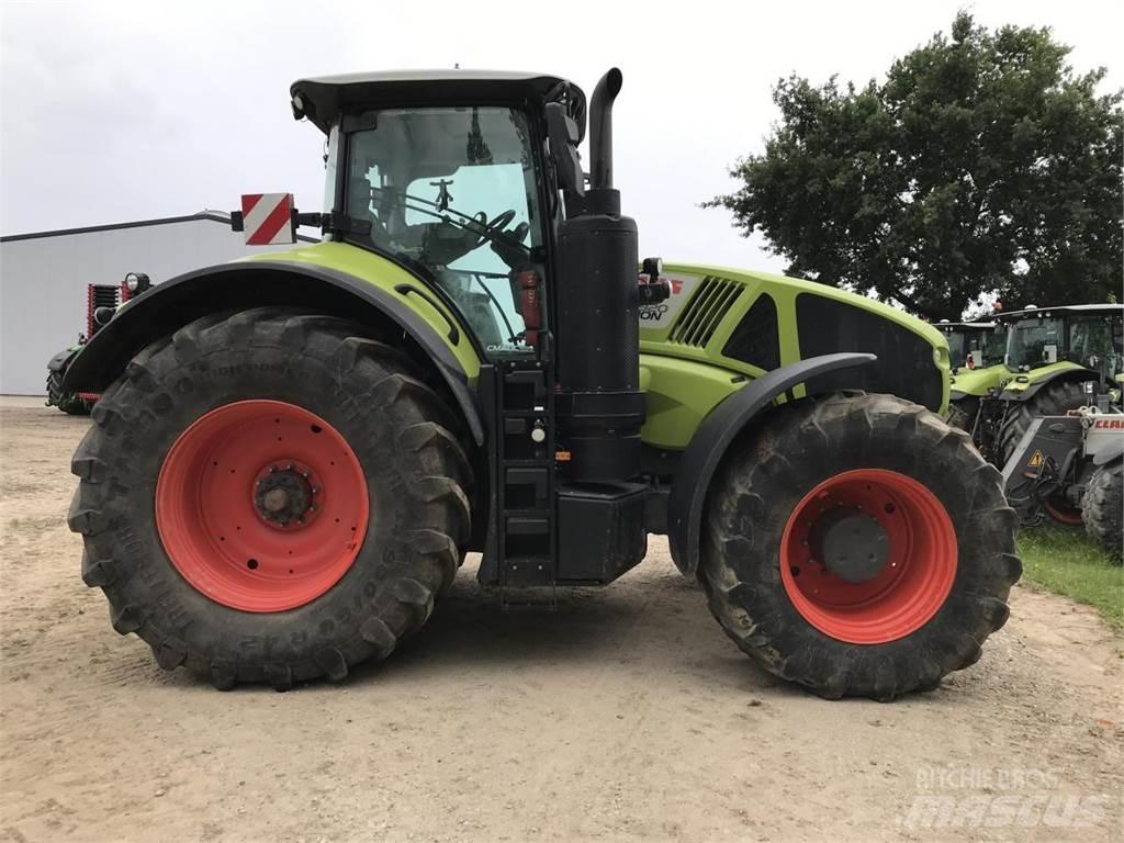 CLAAS Axion 920 Traktorit