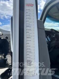 Kenworth T680 Vetopöytäautot