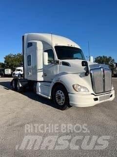 Kenworth T680 Vetopöytäautot