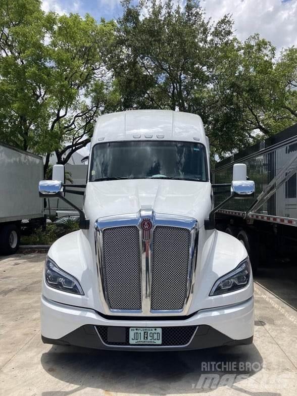 Kenworth T680 Vetopöytäautot