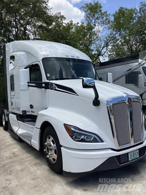 Kenworth T680 Vetopöytäautot