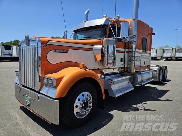 Kenworth W900 Vetopöytäautot