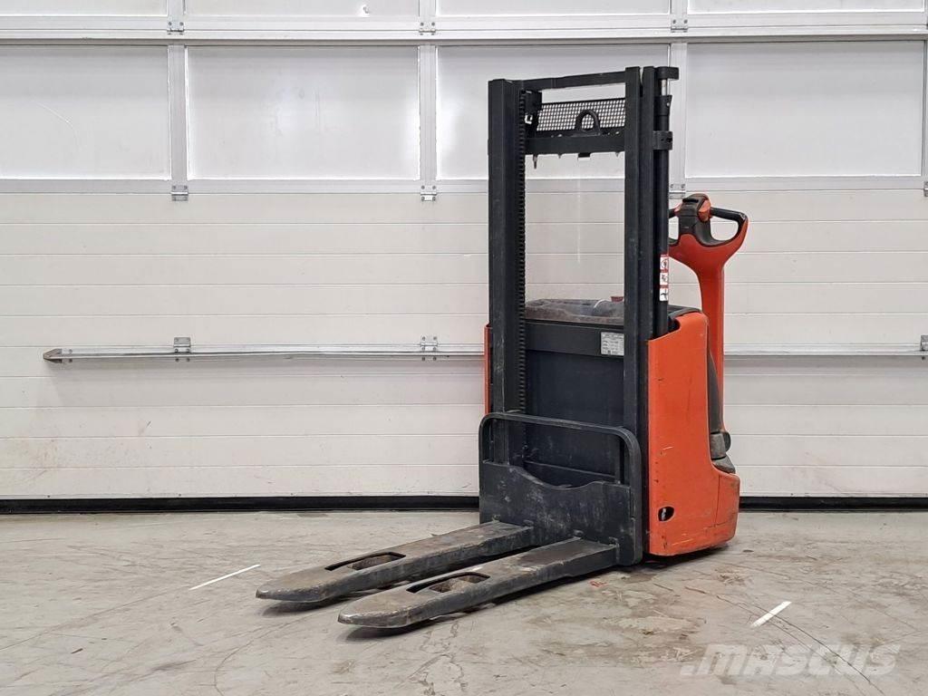 Linde L10B Käyden ajettavat pinoamistrukit