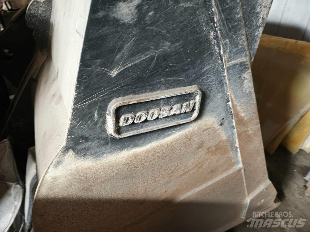 Doosan DL 320-7 Pyöräkuormaajat