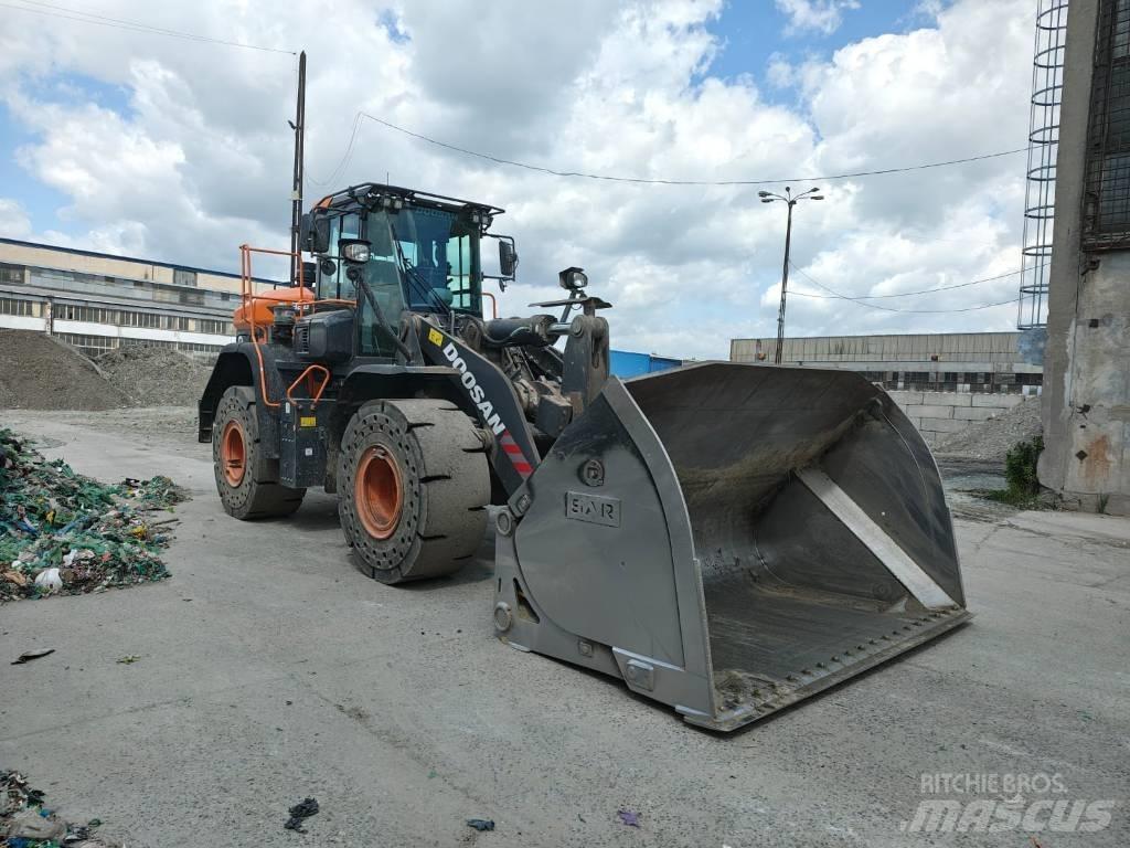 Doosan DL 320-7 Pyöräkuormaajat