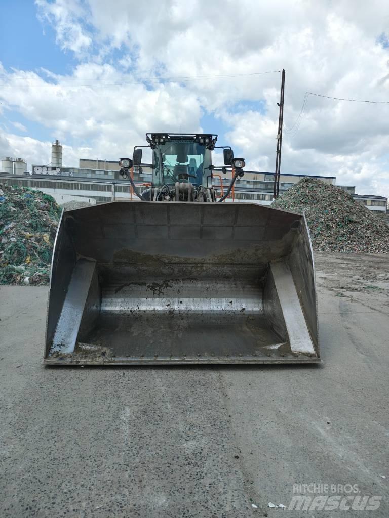 Doosan DL 320-7 Pyöräkuormaajat