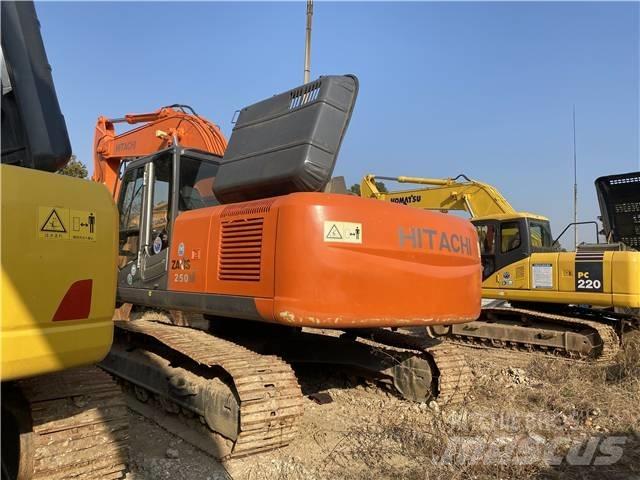 Hitachi ZX250 Telakaivukoneet