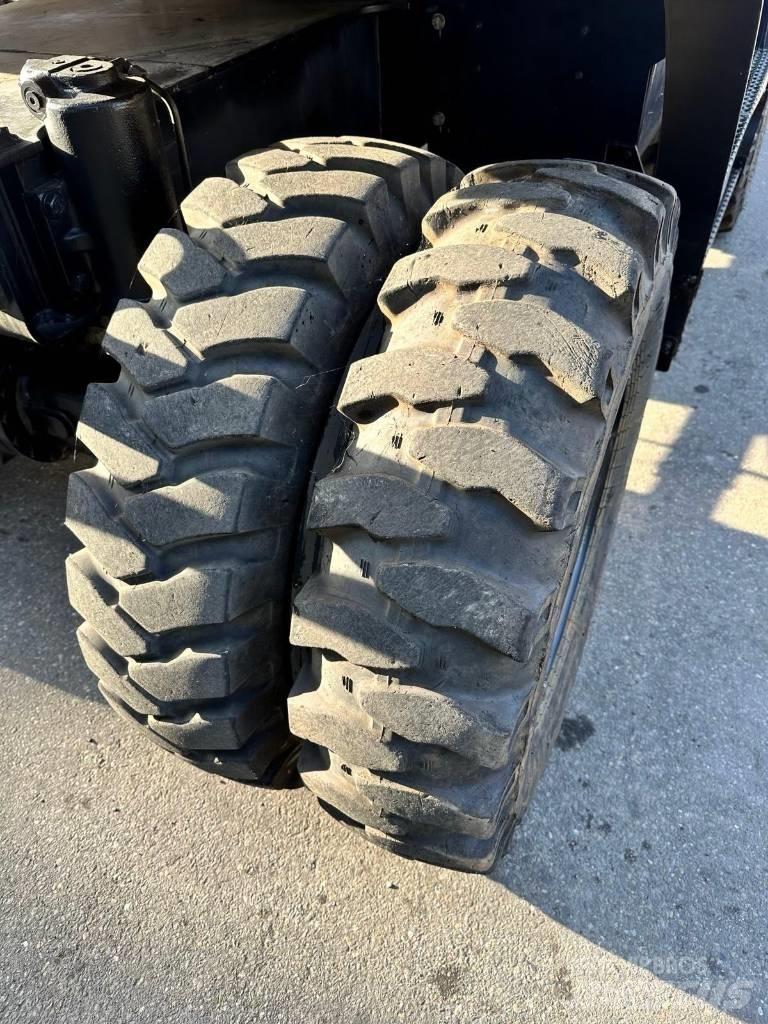 CAT M 318 F Pyöräkaivukoneet