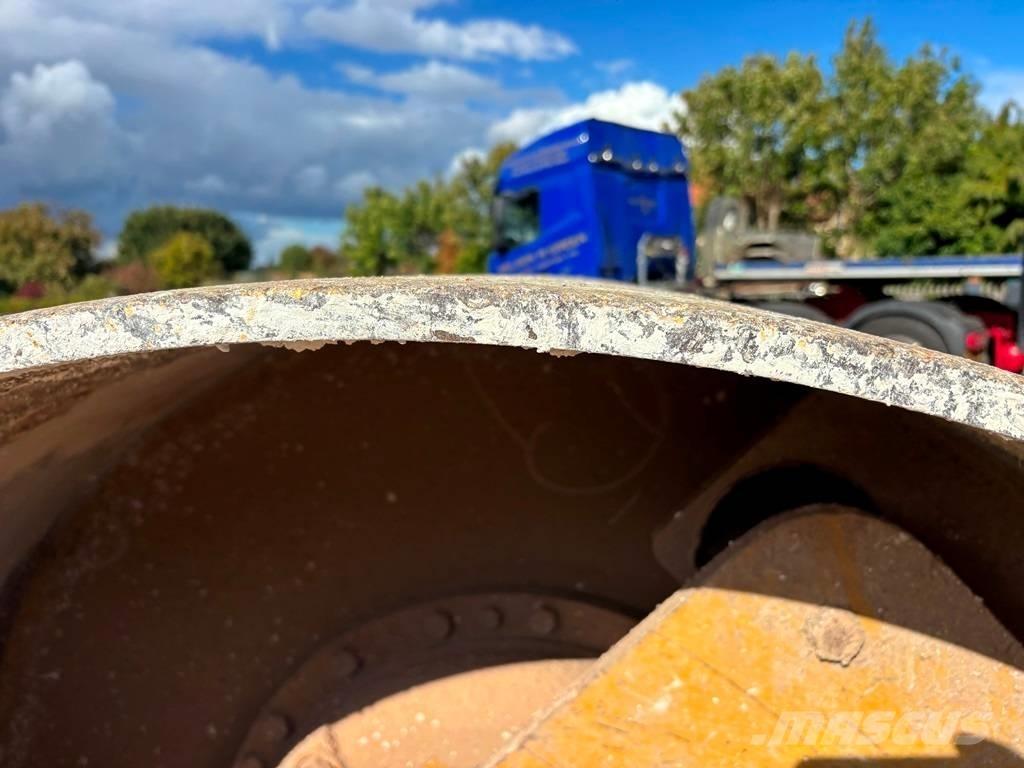 CAT CS 64 B Yksivalssijyrät