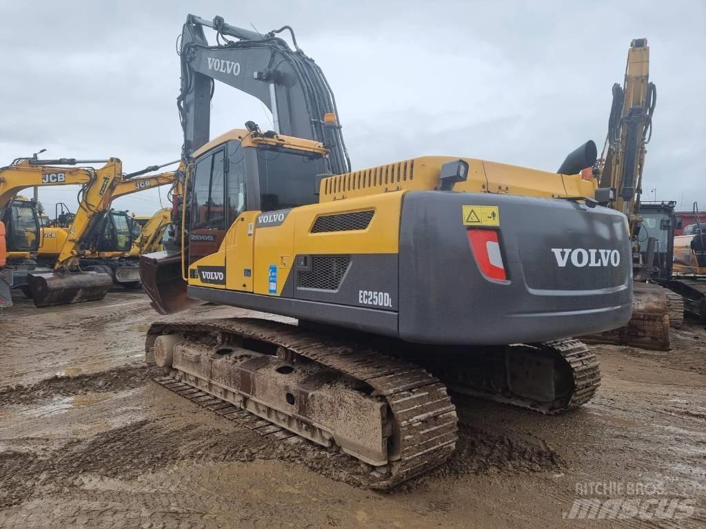 Volvo EC 250 D L Telakaivukoneet