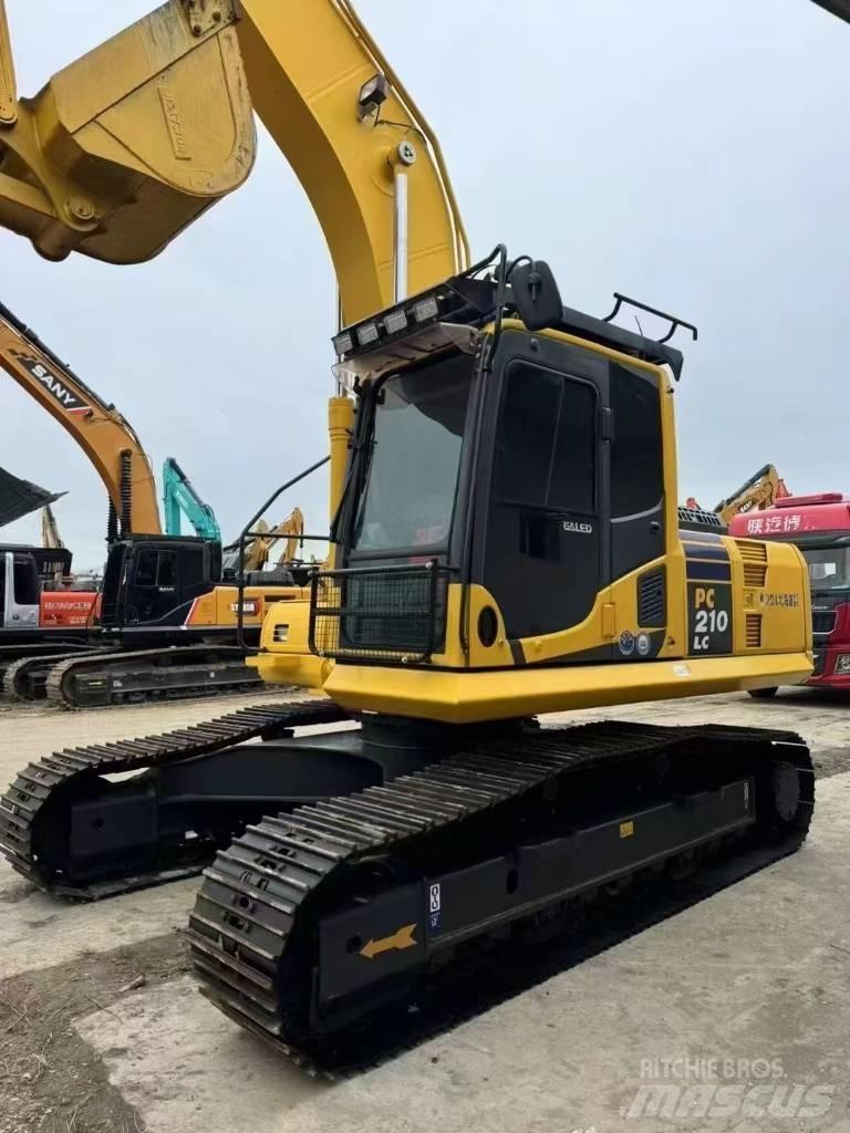 Komatsu 210LC-8 Telakaivukoneet