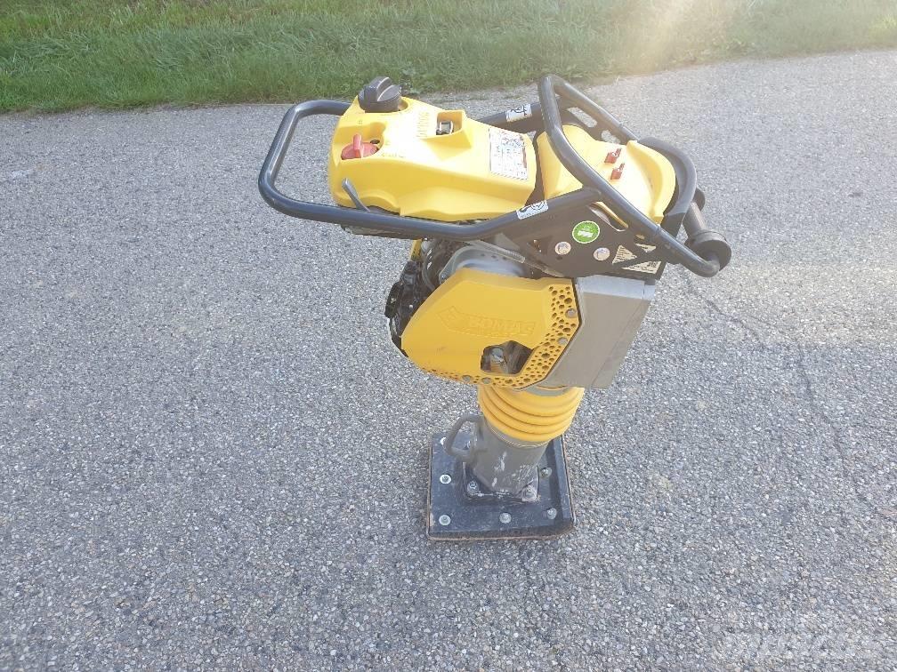 Bomag BT 65 Tärylevyt