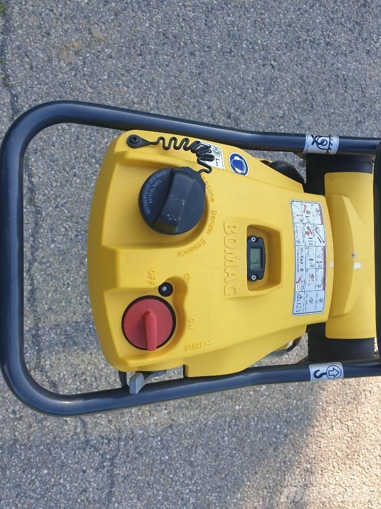 Bomag BT 65 Tärylevyt