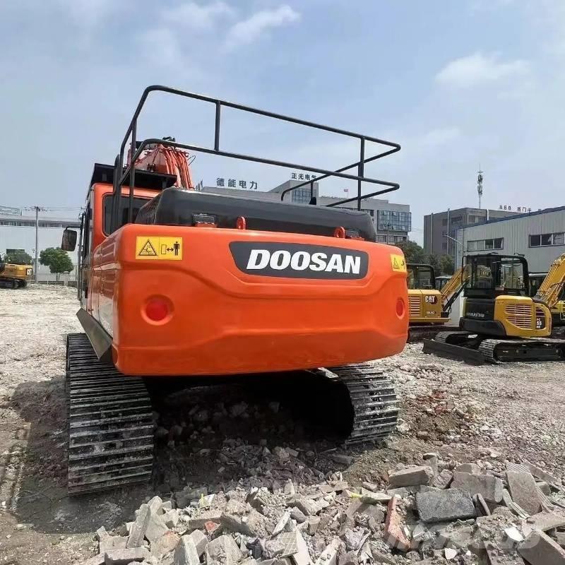 Doosan DX300 Telakaivukoneet