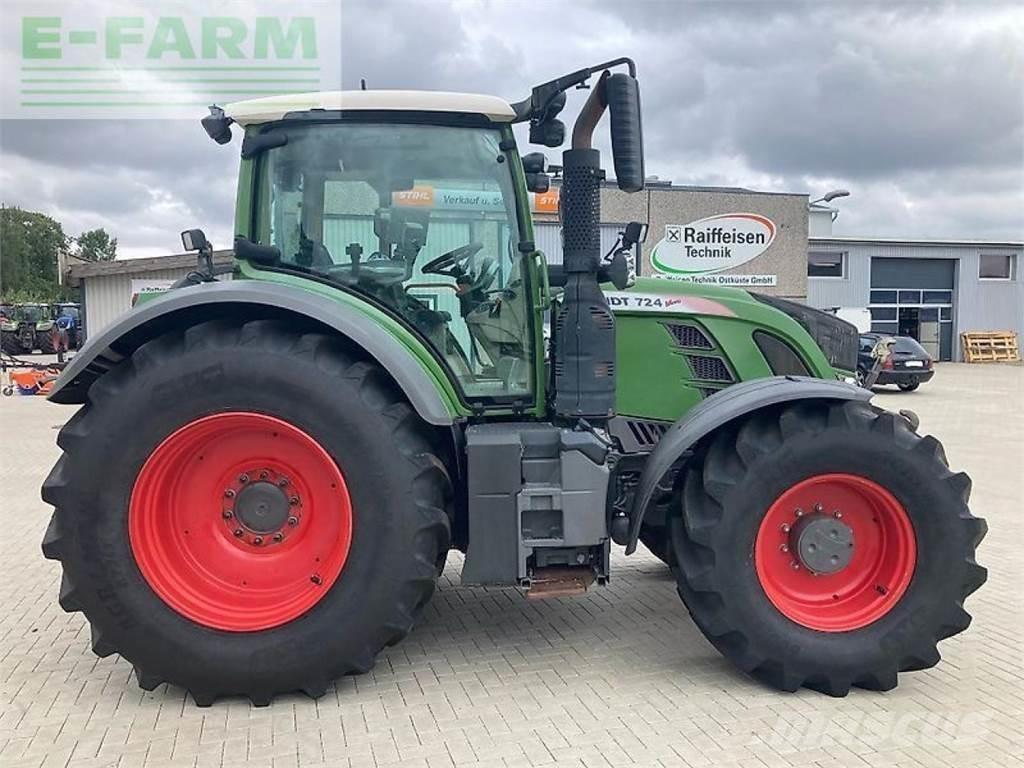 Fendt 724 vario s4 Traktorit