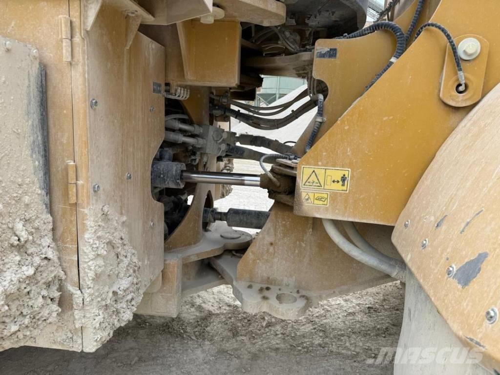 CAT 972M Pyöräkuormaajat