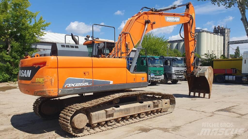 Doosan DX 255 LC-5 Telakaivukoneet