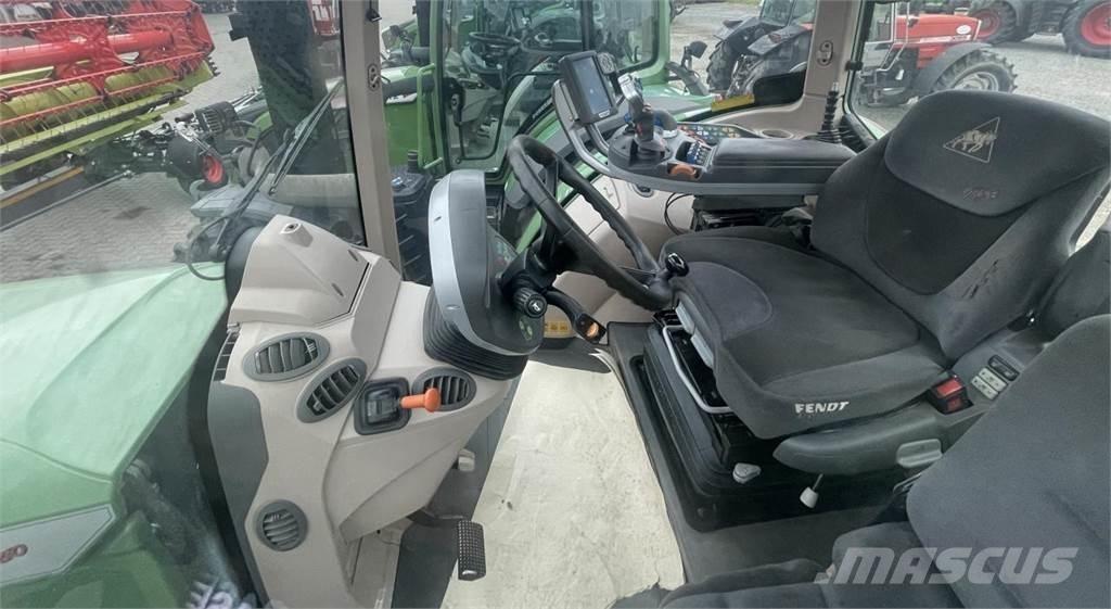 Fendt 820 Vario Traktorit
