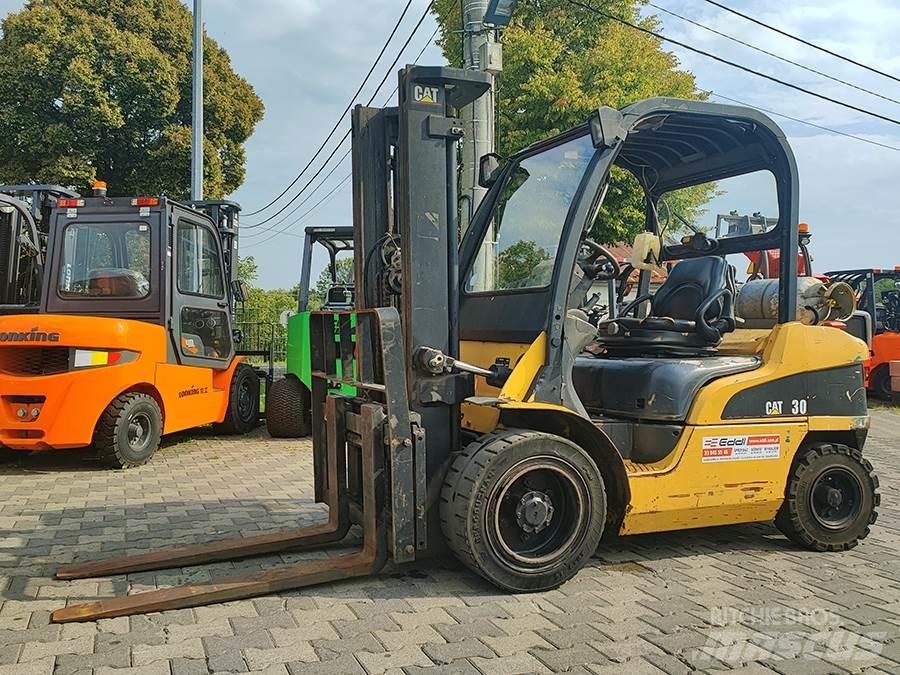 CAT GP30N Nestekaasutrukit