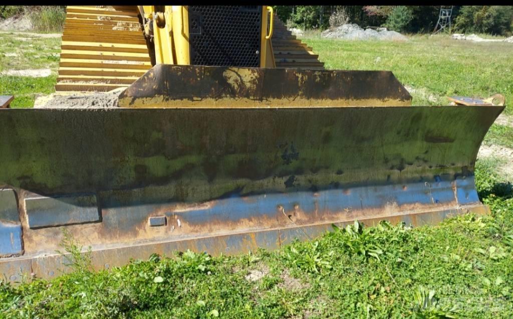 CAT D 6 N Telaketjupuskutraktorit