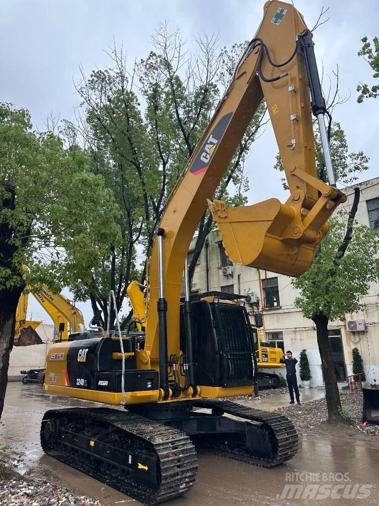 CAT CAT324D Midikaivukoneet 7t - 12t