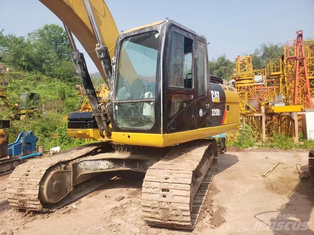 CAT 320 D Telakaivukoneet