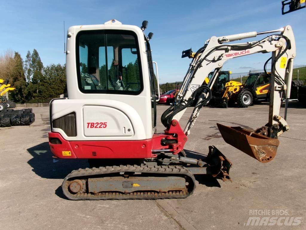 Takeuchi TB 225 Minikaivukoneet < 7t