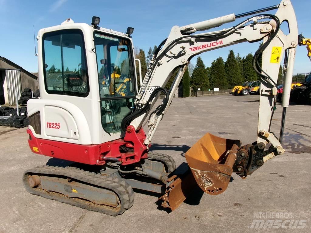 Takeuchi TB 225 Minikaivukoneet < 7t