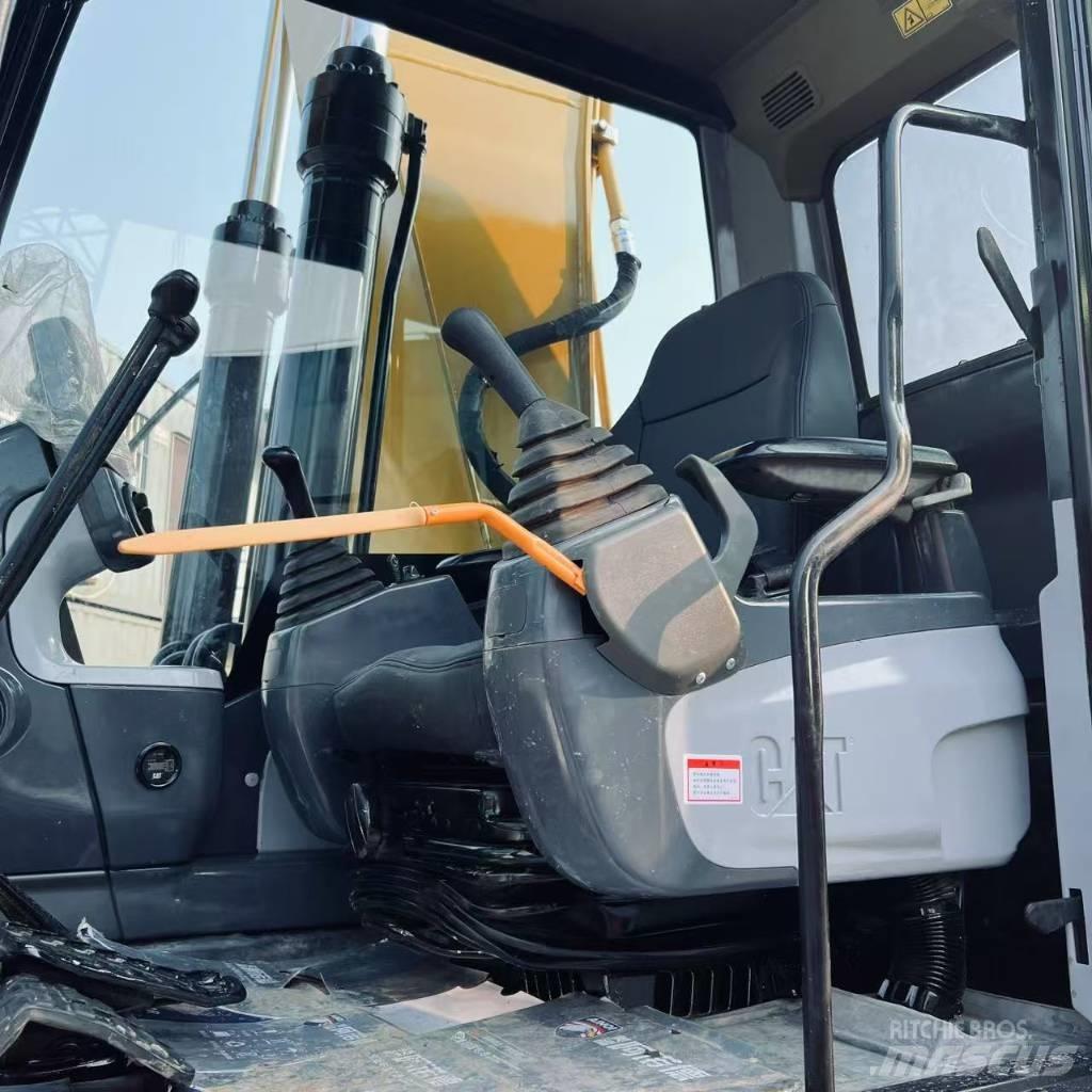 CAT 320 D2 L Telakaivukoneet