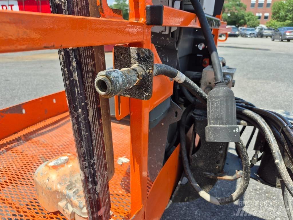JLG 600 S Teleskooppipuominostimet