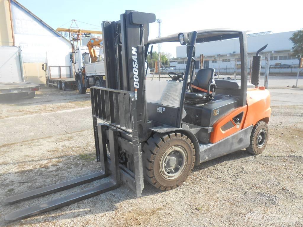 Doosan D50 SC-09 Dieseltrukit