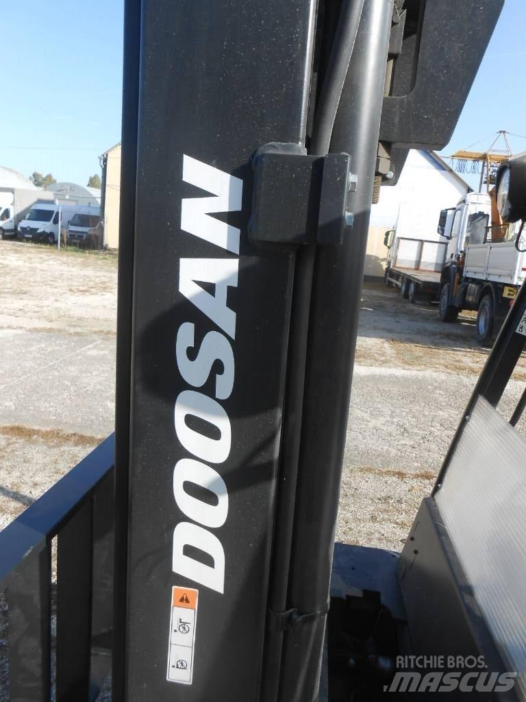 Doosan D50 SC-09 Dieseltrukit