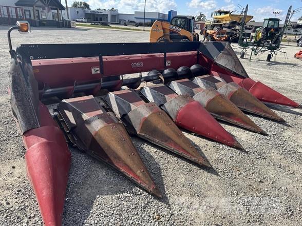 Case IH 1063 Leikkuupöydät