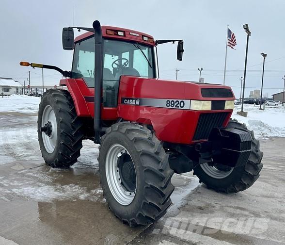 Case IH 8920 Traktorit