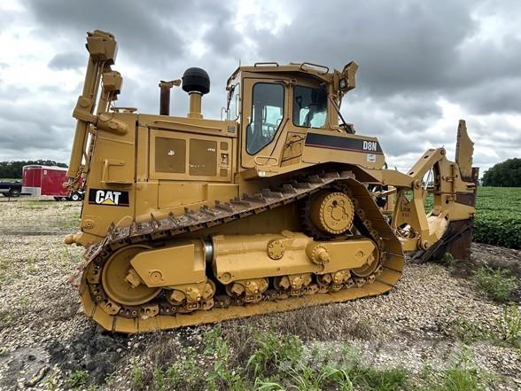 CAT D8N Telaketjupuskutraktorit