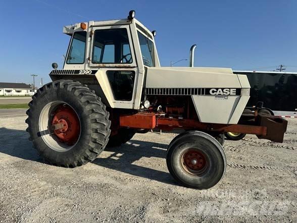J I Case 2390 Traktorit
