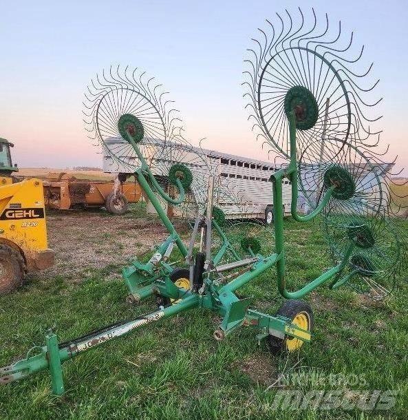 John Deere 702 Pöyhimet ja haravat