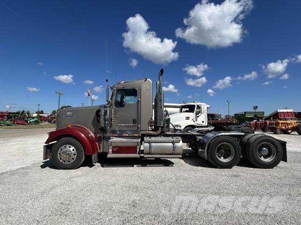 Kenworth W900 Vetopöytäautot