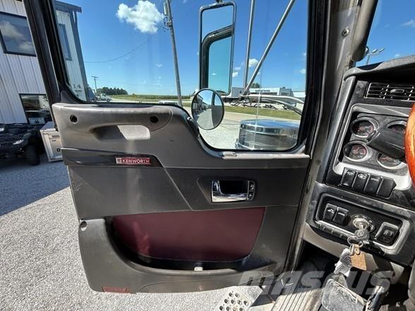 Kenworth W900 Vetopöytäautot