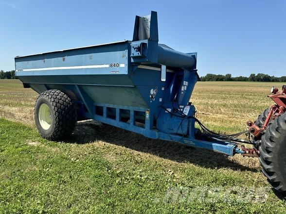 Kinze 840 Viljavaunut