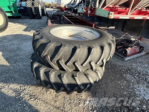 White 2-135 Traktorit