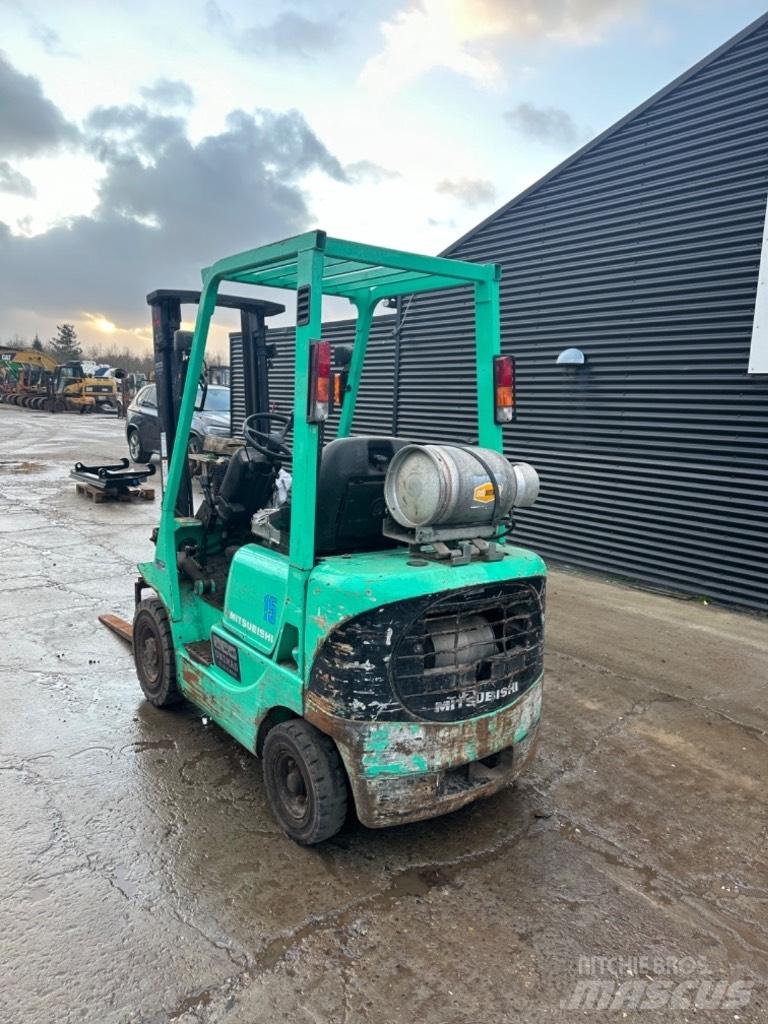 Mitsubishi FG 15 Nestekaasutrukit