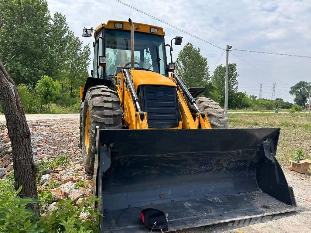 JCB 4 CX 14 Kaivurikuormaajat