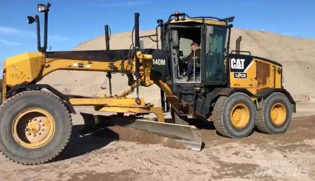 CAT 140M Tiehöylät