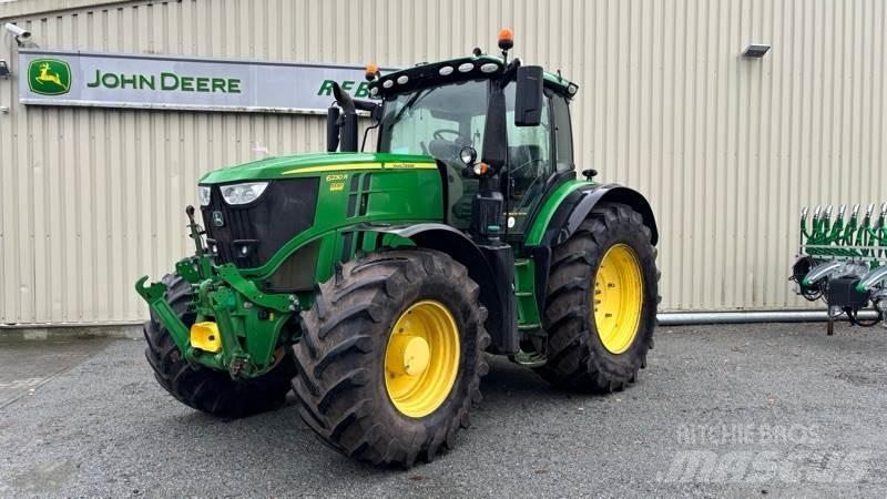 John Deere 6230 R Traktorit