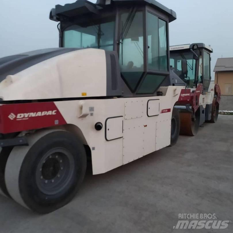 Dynapac CP2100 Kumipyöräjyrät