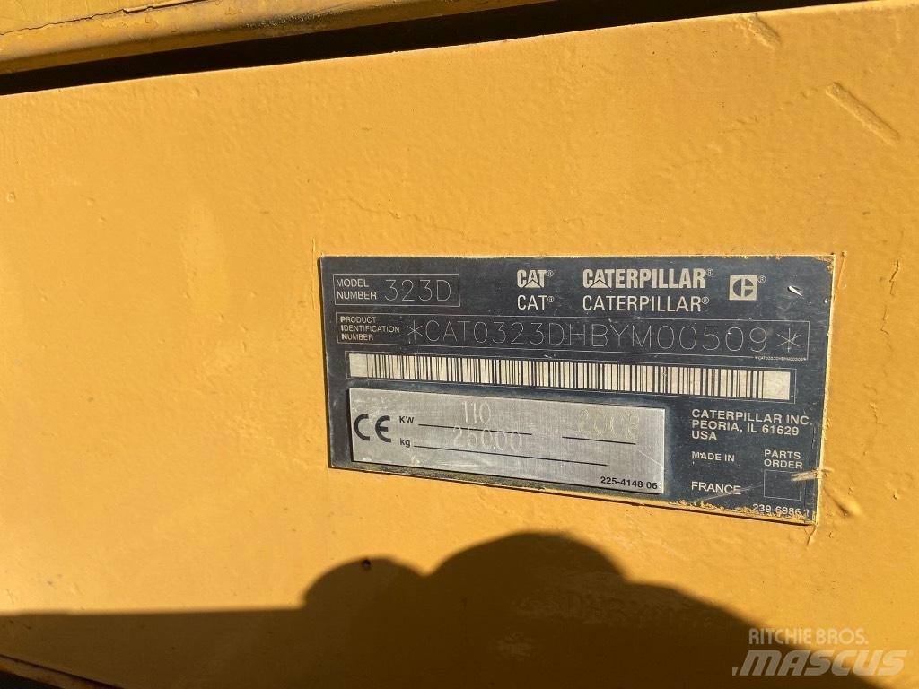 CAT 323 D Telakaivukoneet